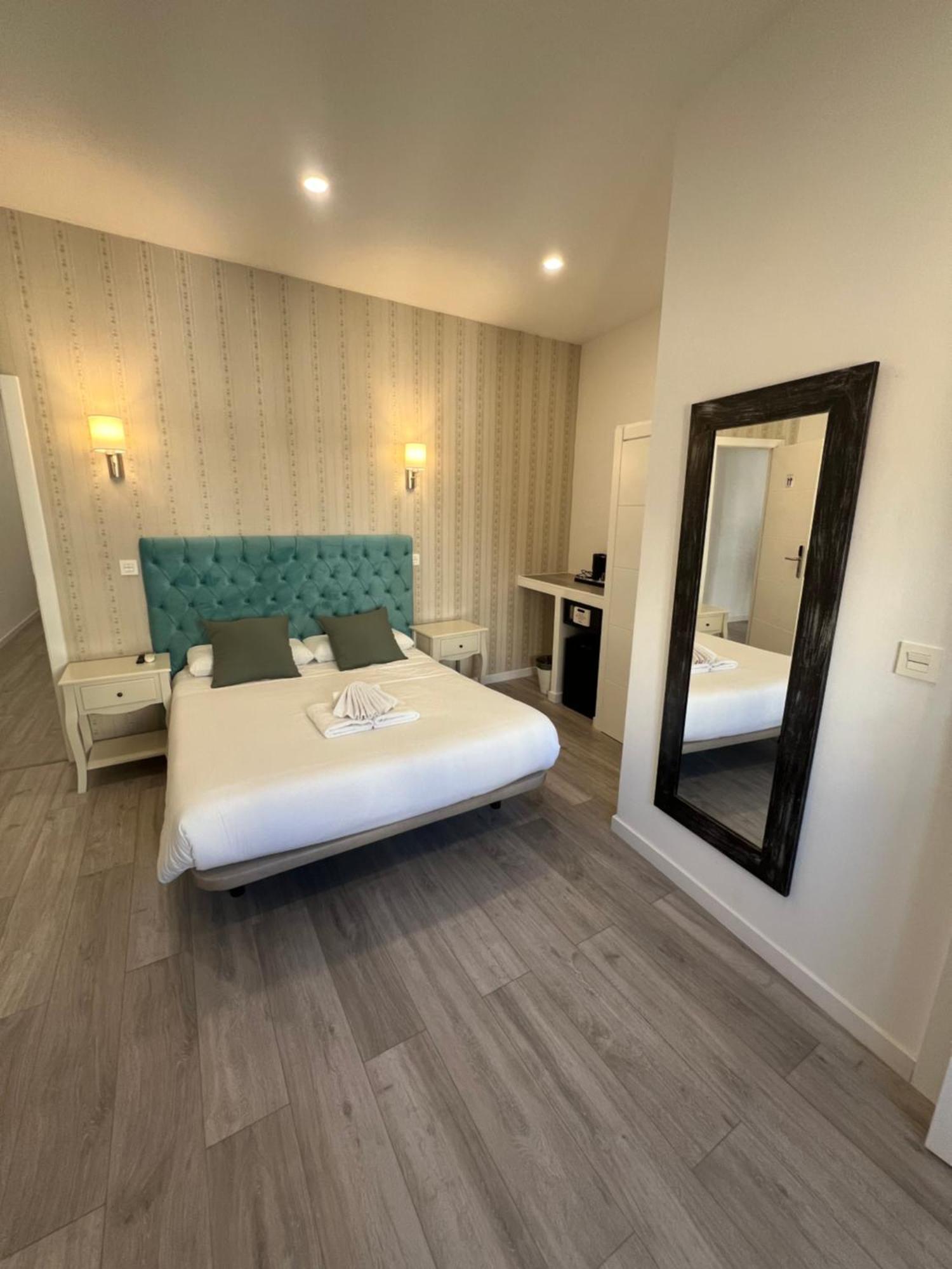Hostal Galaico มาดริด ภายนอก รูปภาพ
