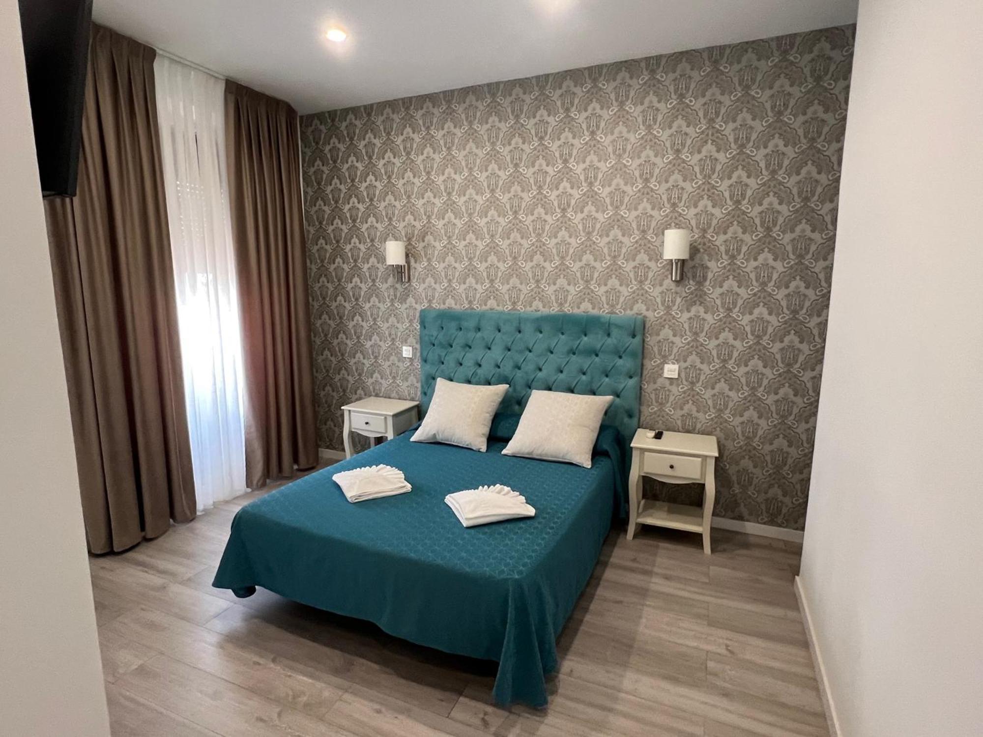 Hostal Galaico มาดริด ภายนอก รูปภาพ