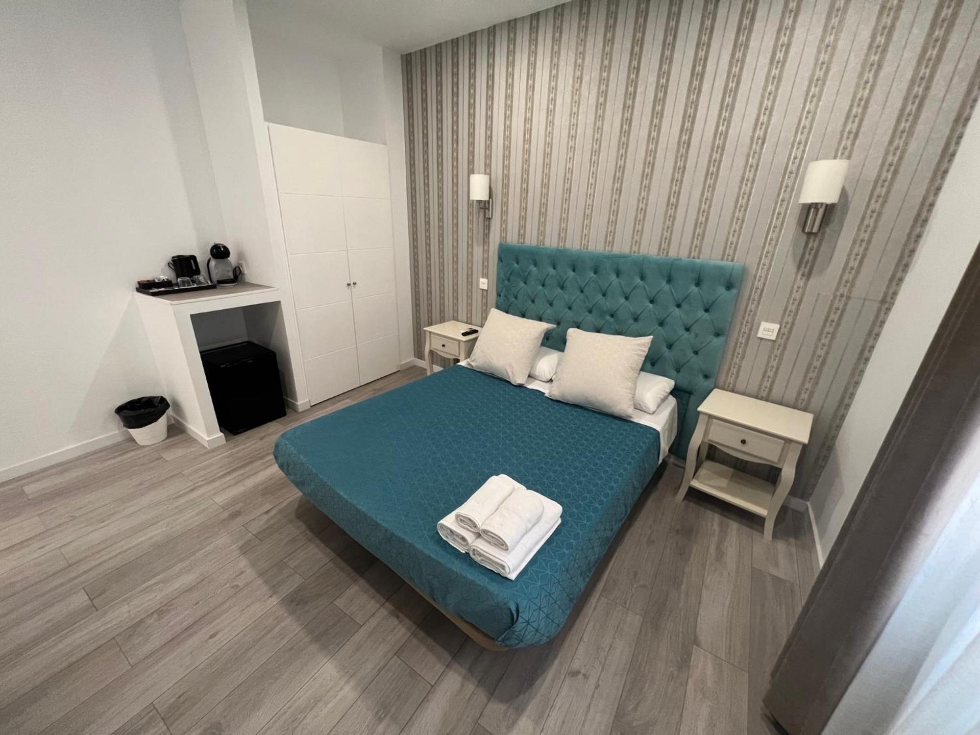 Hostal Galaico มาดริด ภายนอก รูปภาพ